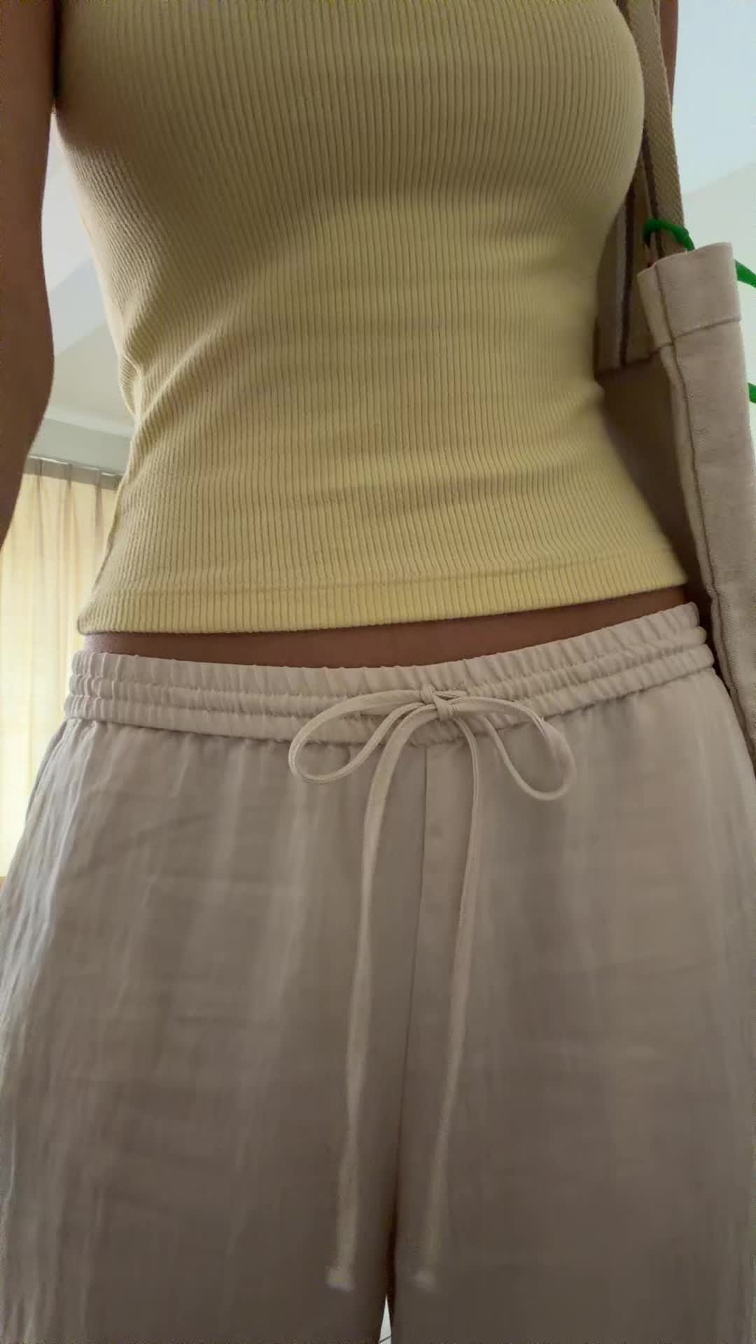 @Ava