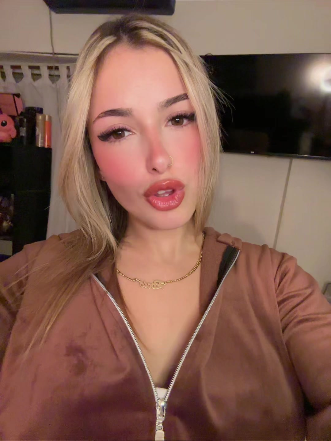 @Rochii12