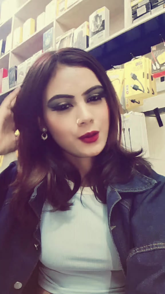 @ᥫ🖤    (آشمی۔)    ᥫ🖤 ✨