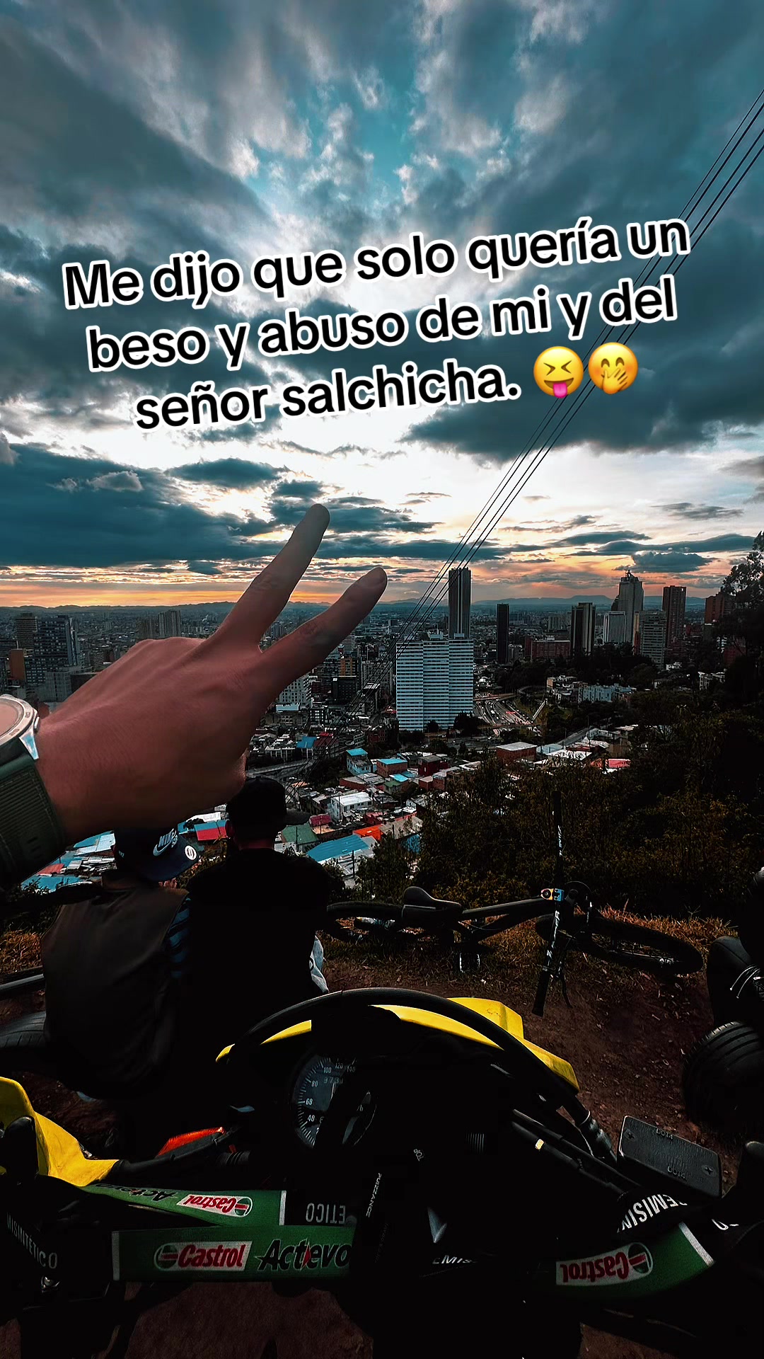 @CAMILO M