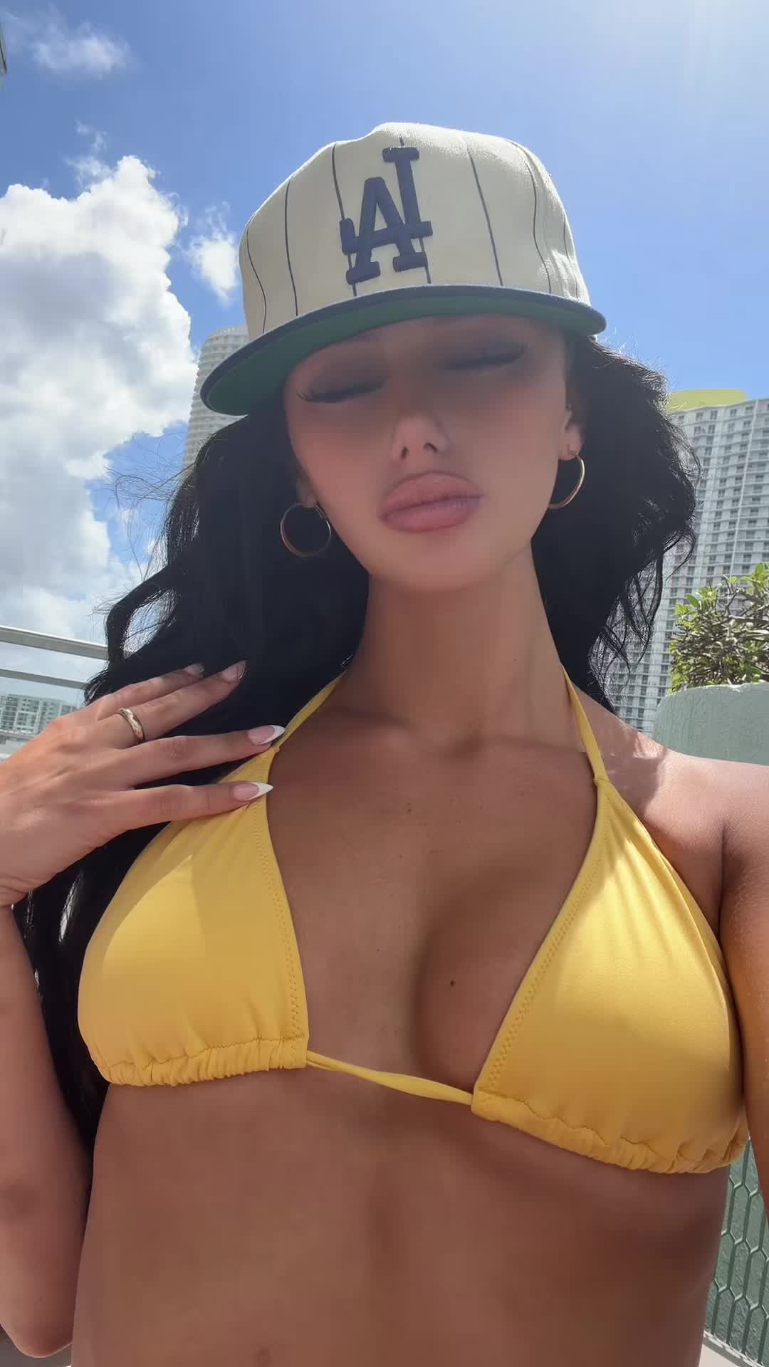 @whosavalolwhat