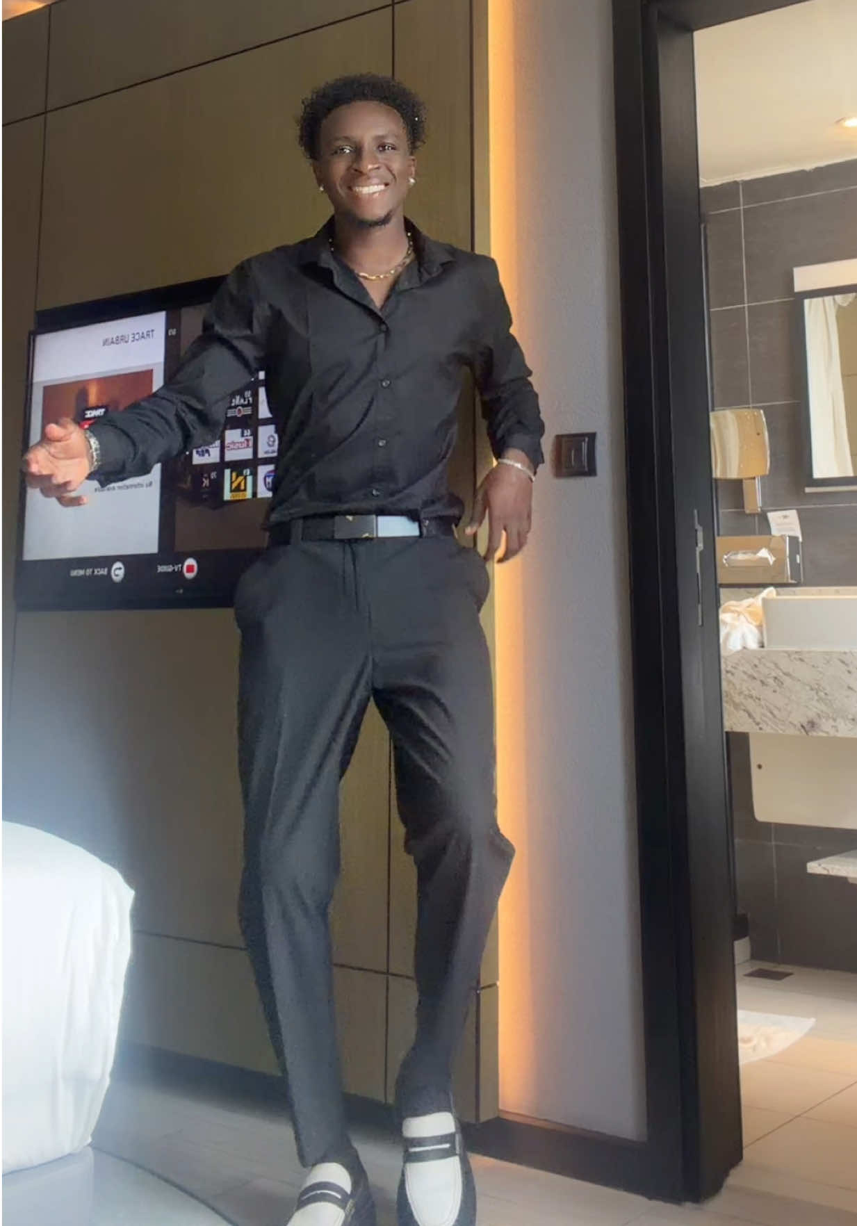 @LE M&Eacute;TISSE NOIR 🇨🇲