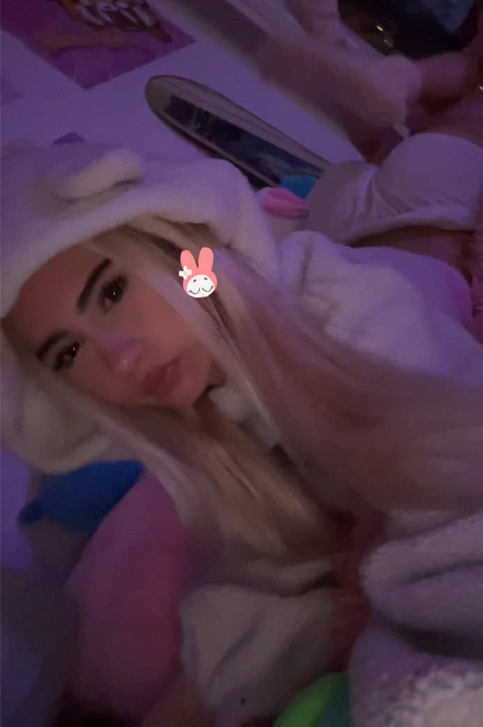 @Rosey🦄🪽🧁