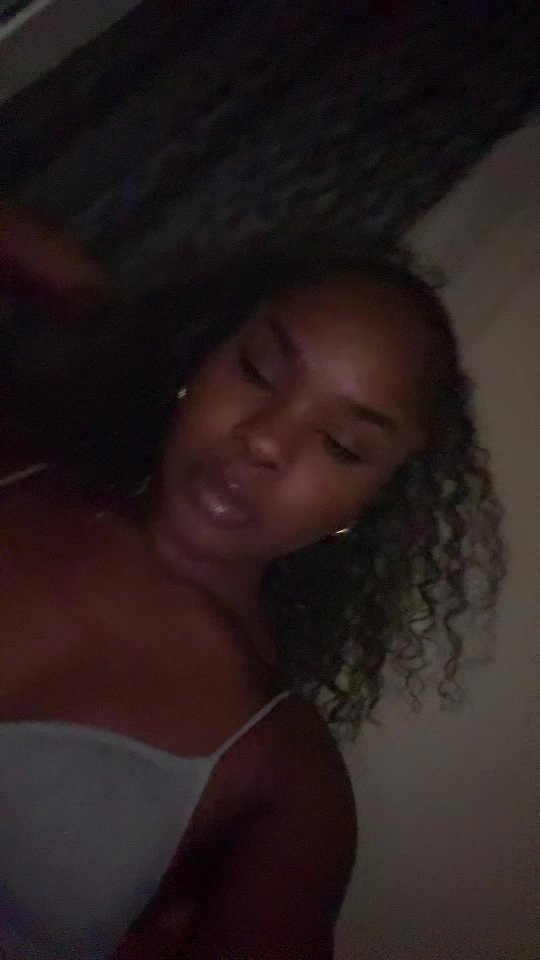 @uniquelyvaeh