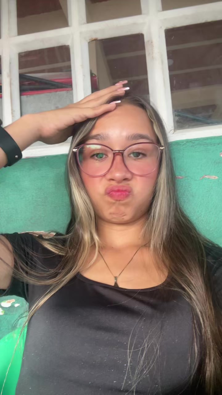 @🦦