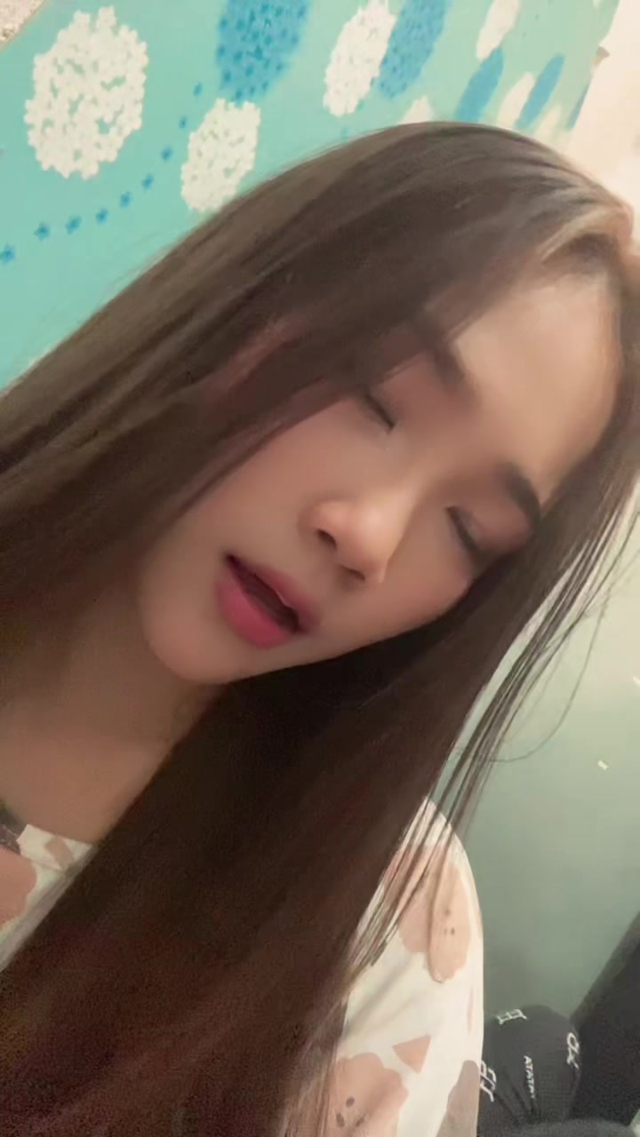 @Randompeoplee