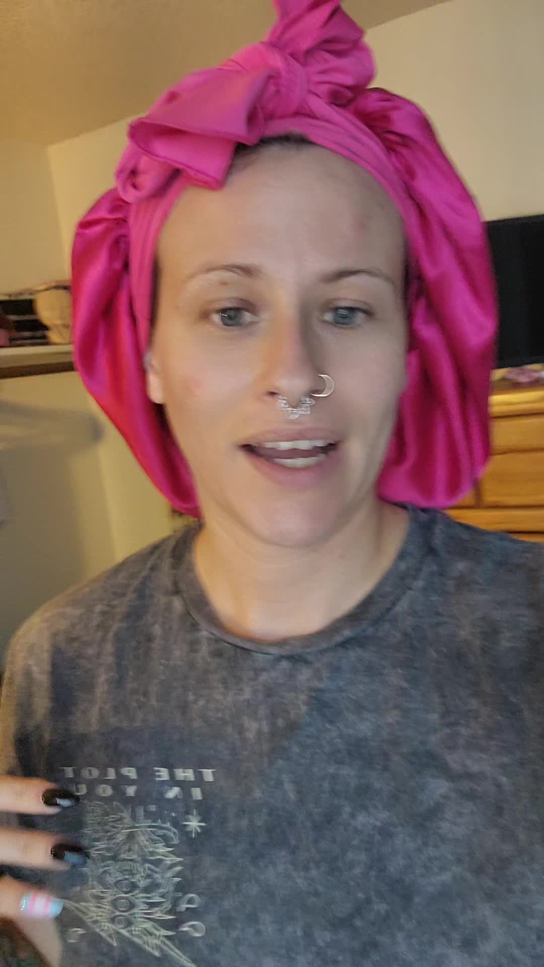 @yourgirlDEE