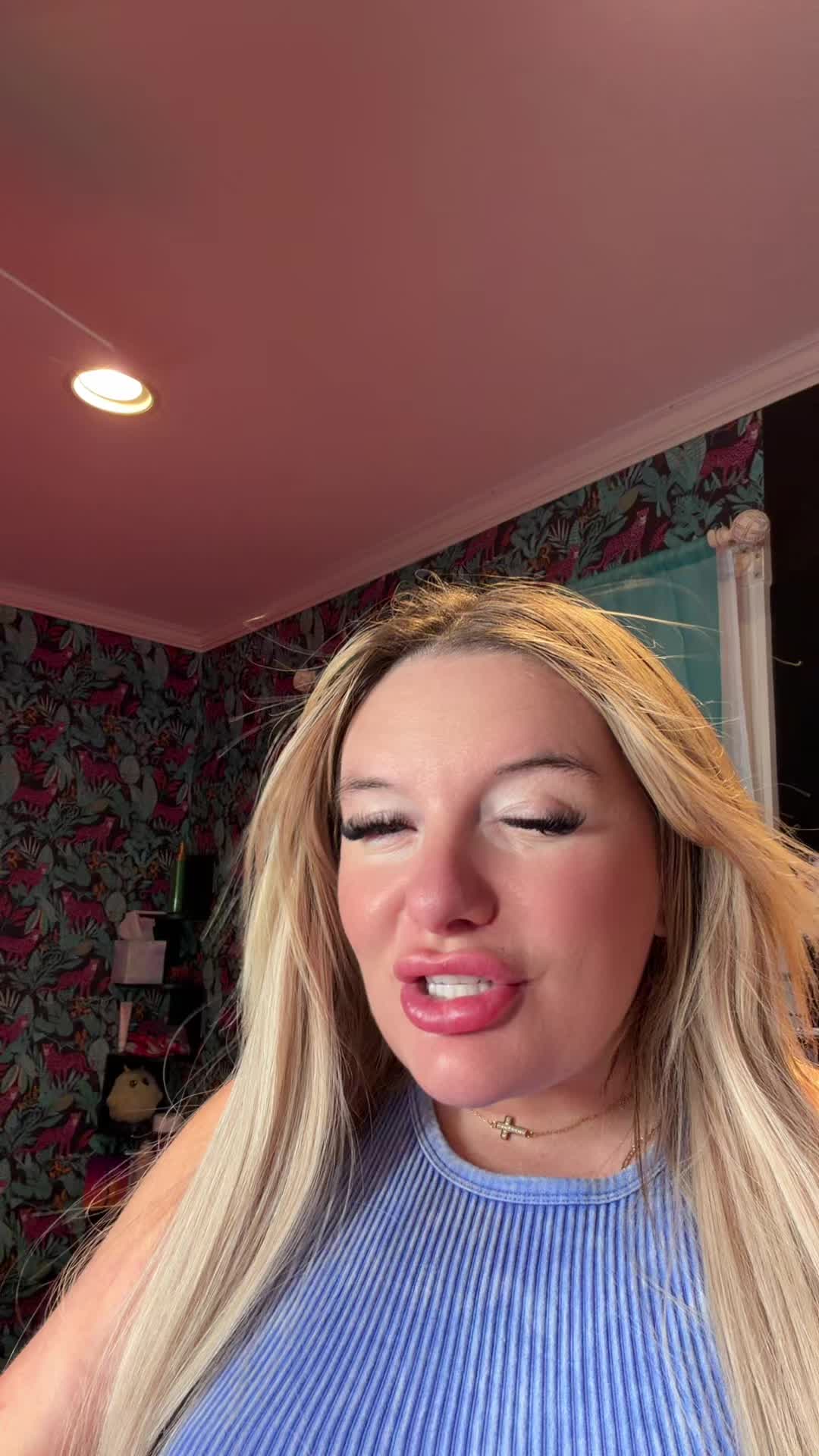 @Bombshelluxe