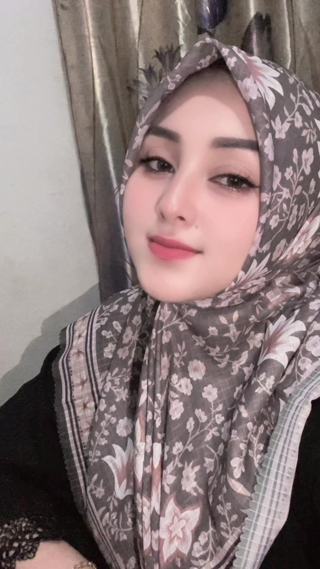 @Ipah_Angel_Dhikandani