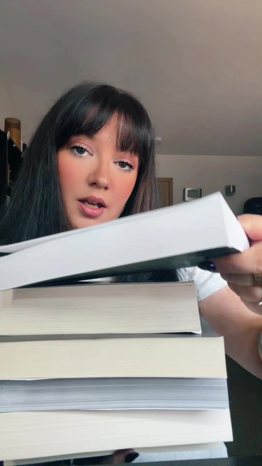 @Danielle Reads 📚☕️ 🧸