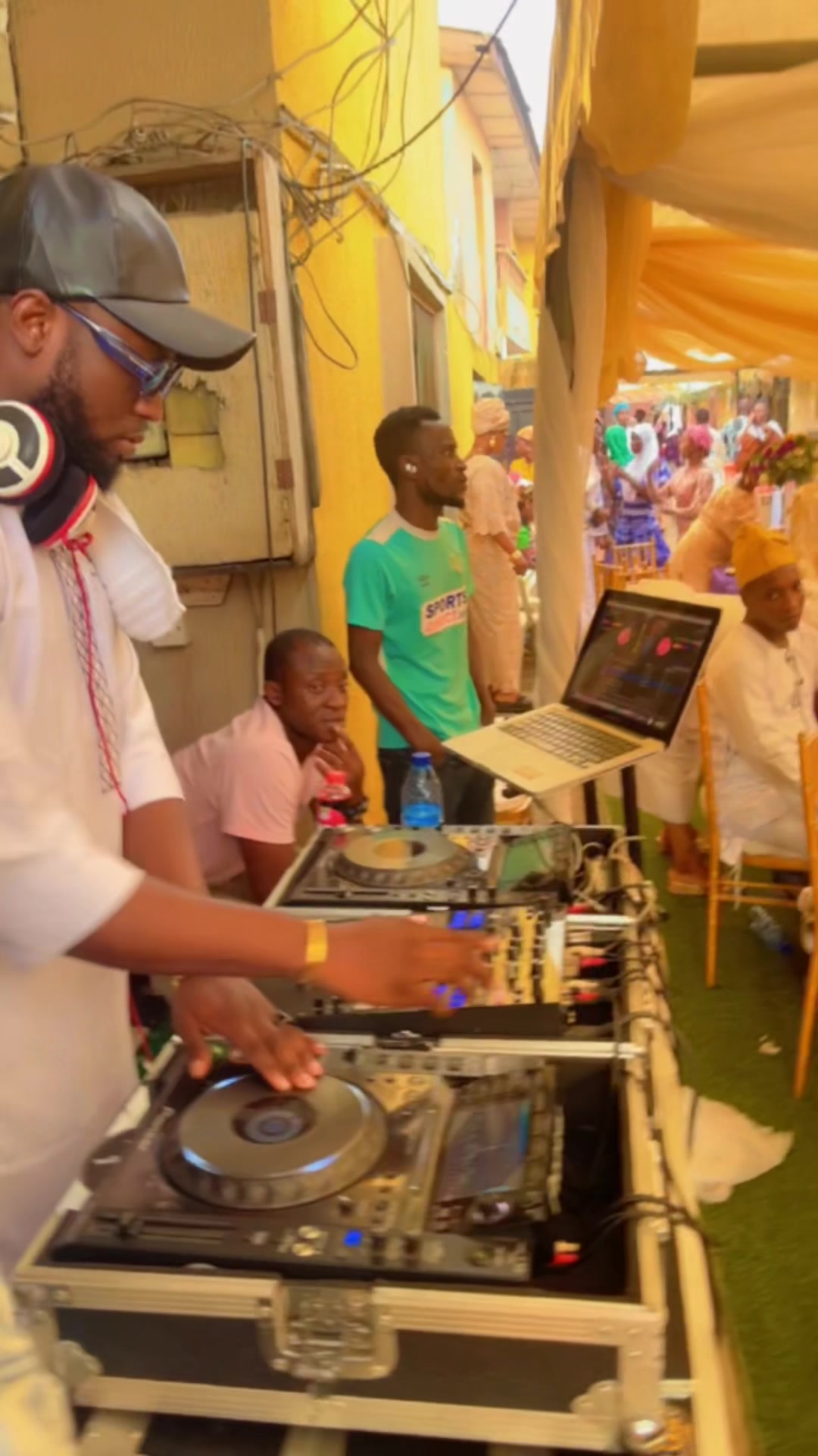 @thedjwithdvibe