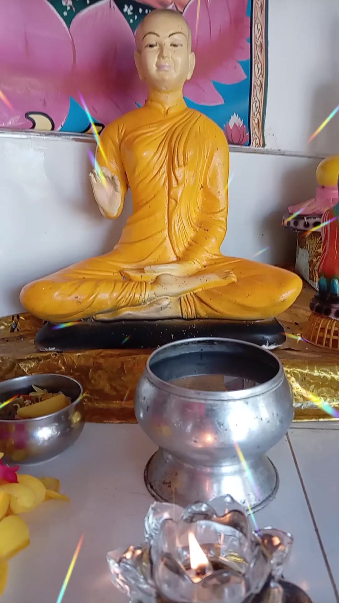 @සබ්බ දානං ධම්ම දානං ජිනාති
