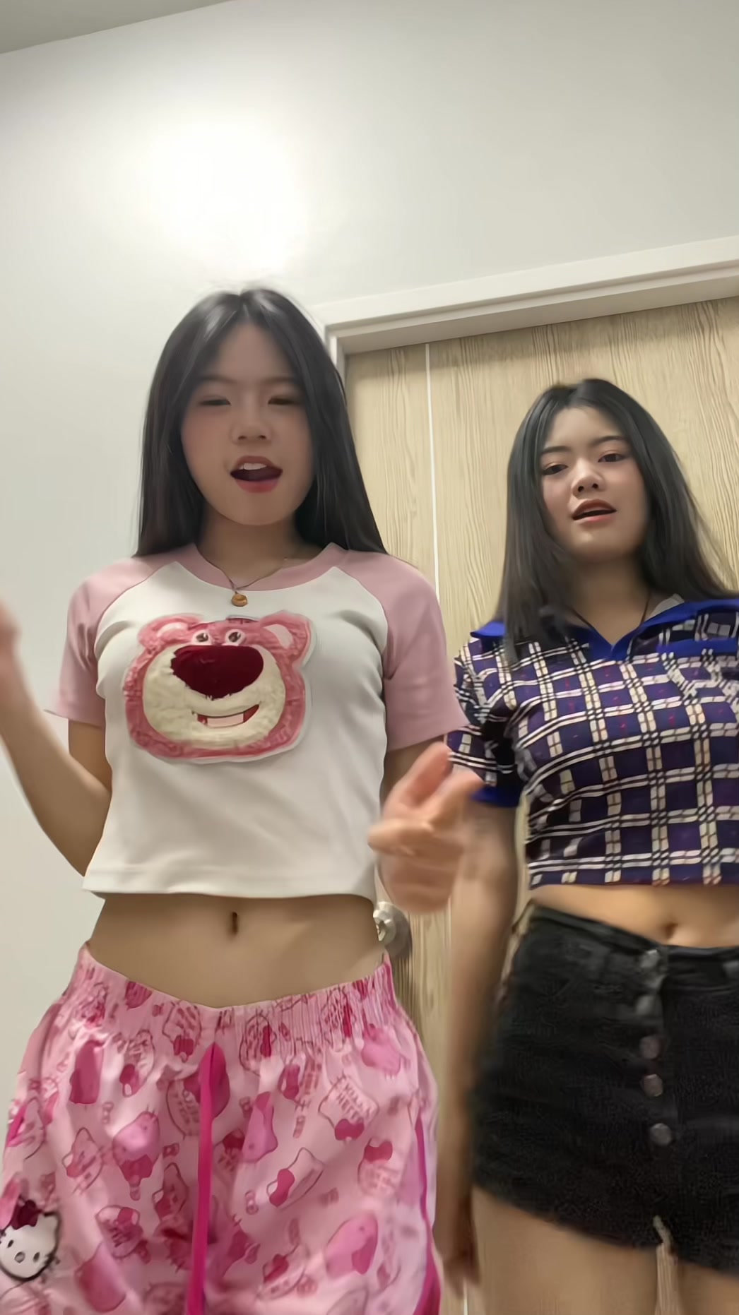 @เป็นให้ไม่ไหวอิส้นตีนที่เธอฝัน