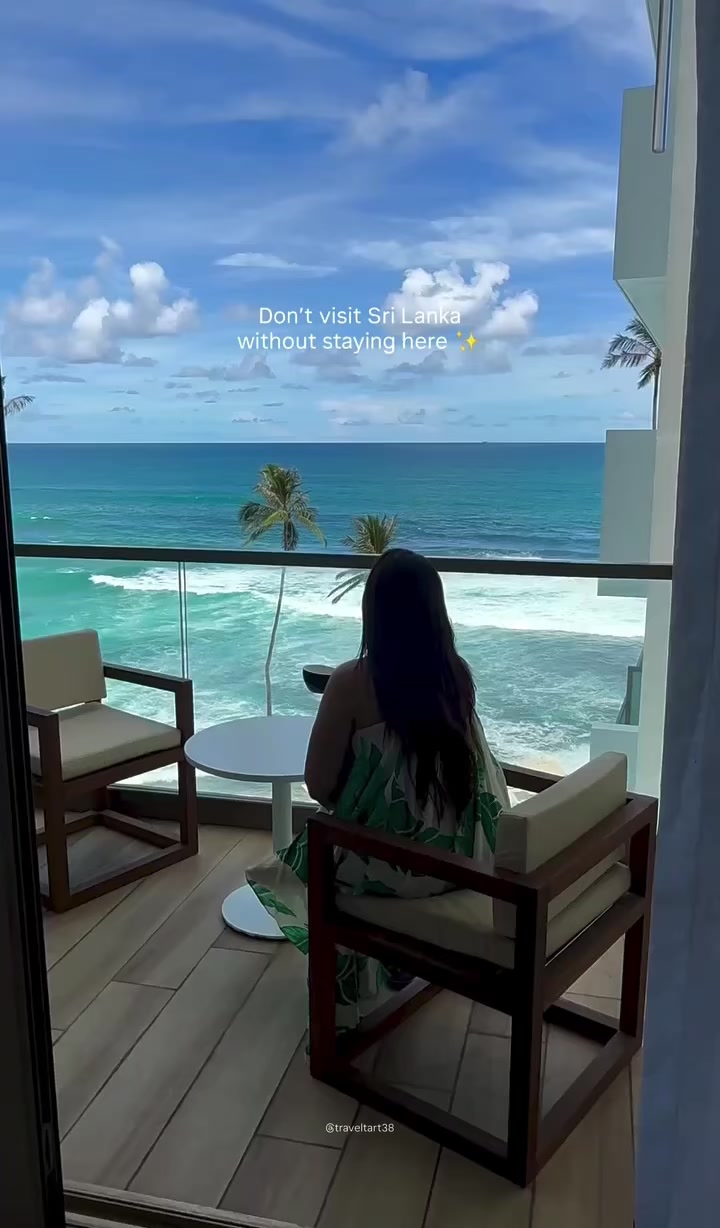 @Y A L L A T R A V E L