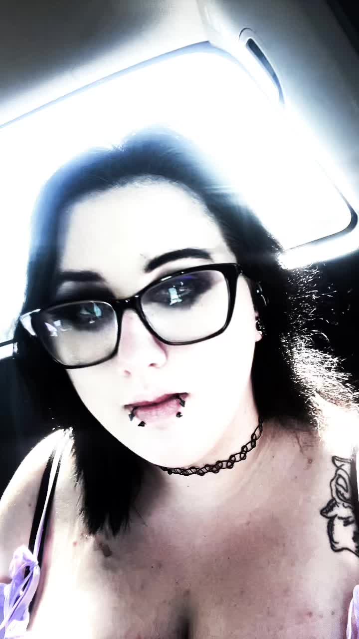@sp00ky_treats
