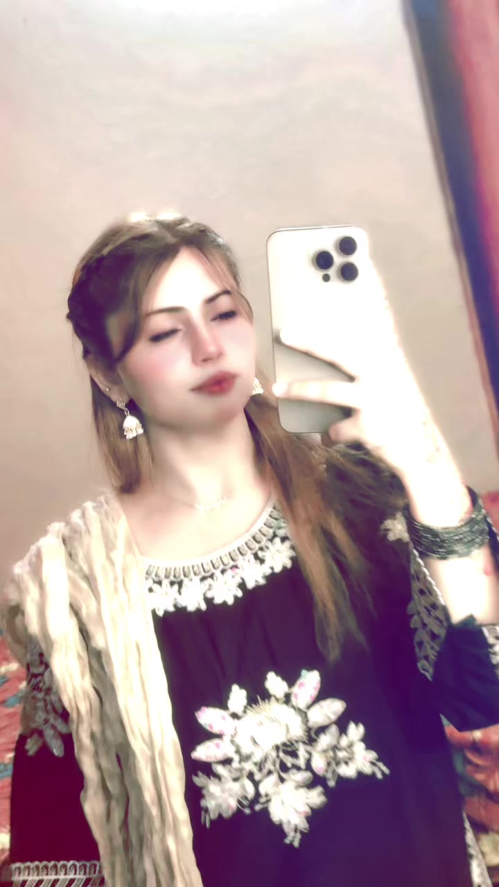 @𝑳𝒂𝒓𝒂𝒊𝒃🦋