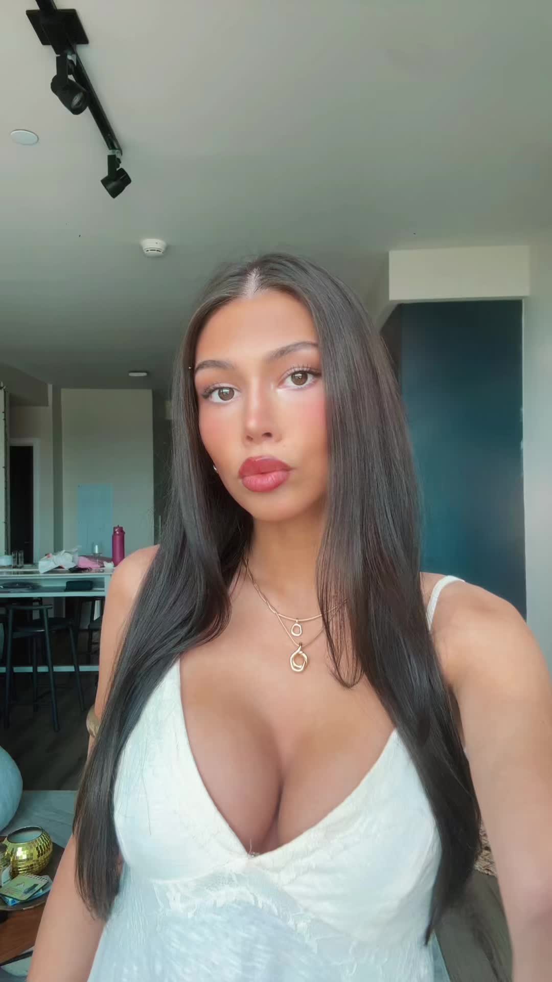 @Giana_Marie_9