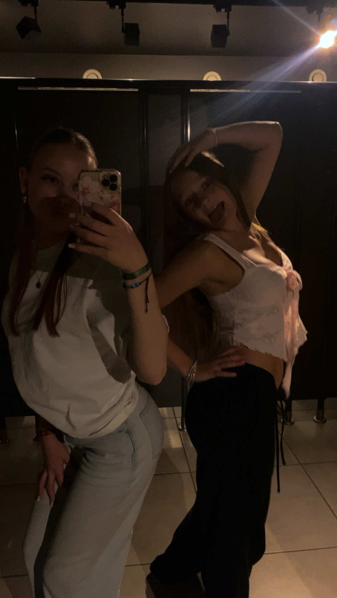 @Lara&Mila