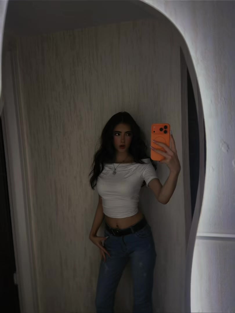 @elena