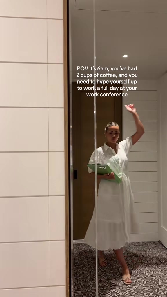@THAT Corporate Girl
