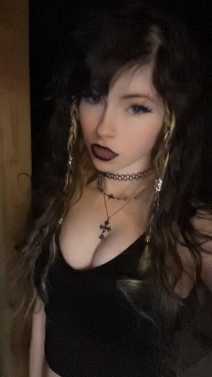 @Mae🦇