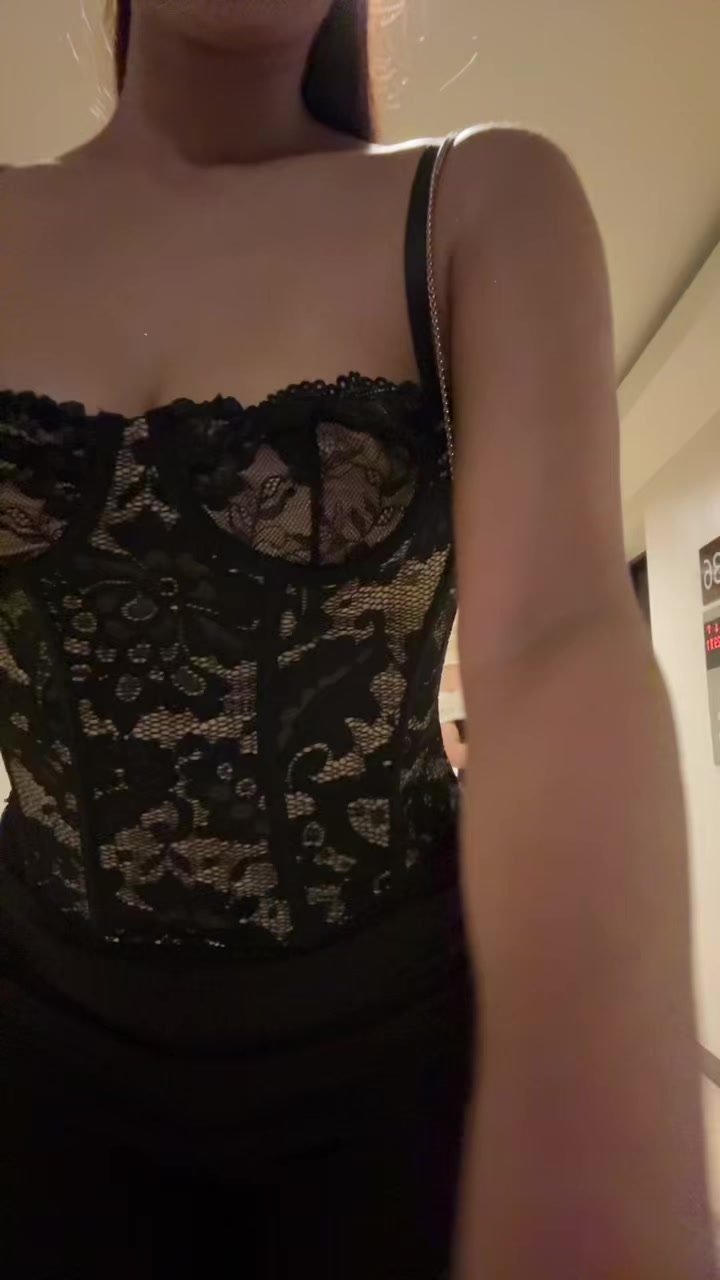 @naomibby