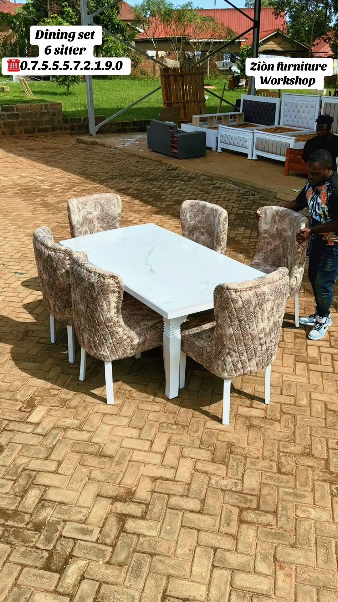 @Zi&ograve;n furniture workshop