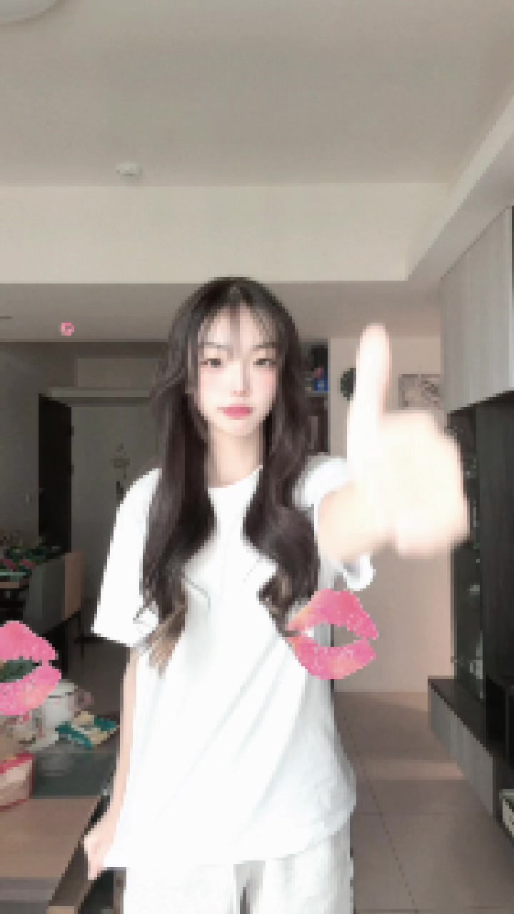 @嗯居^