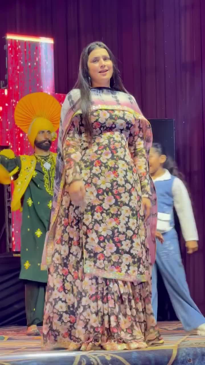 @Aj_Malika011