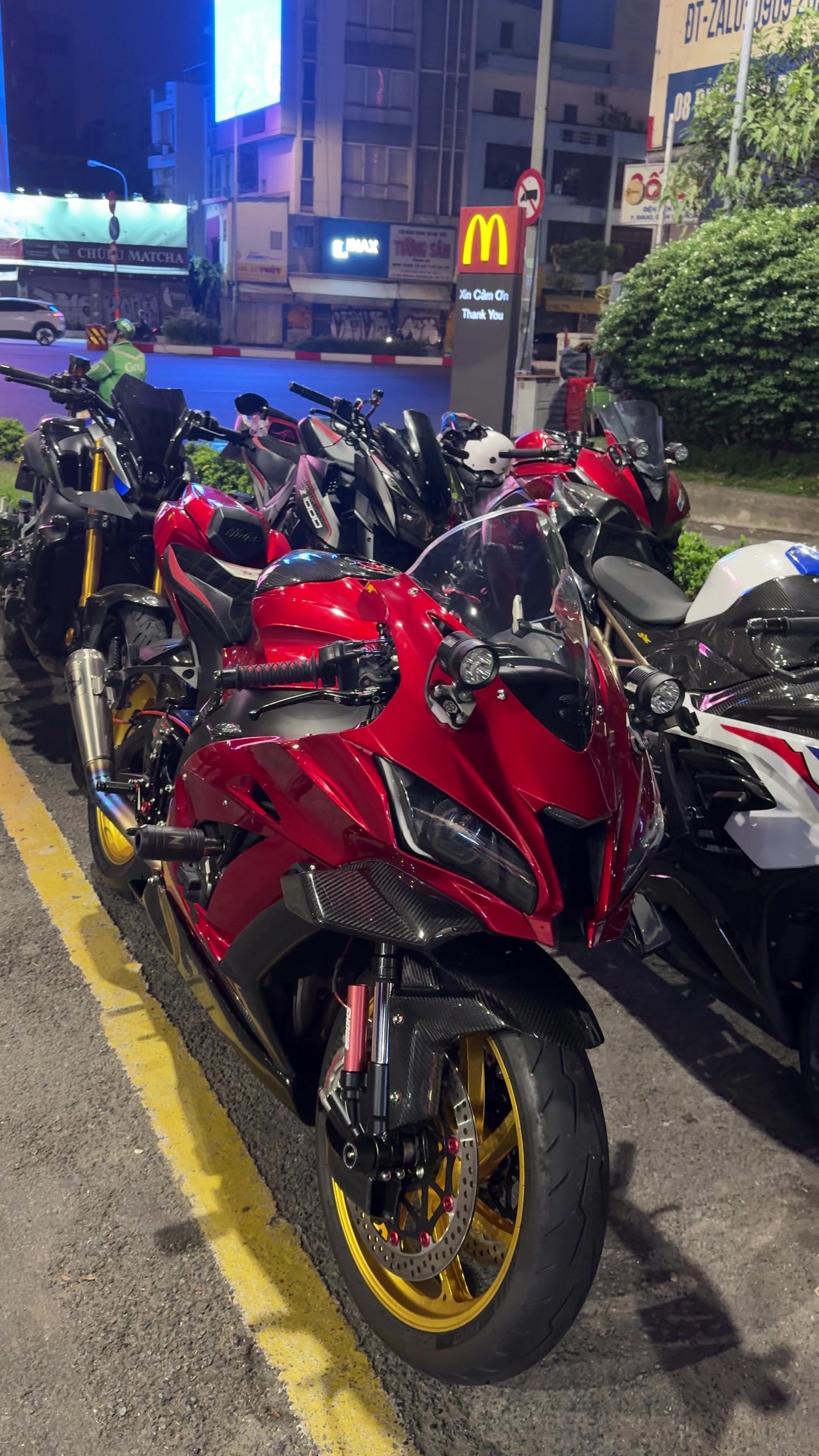 @Ho&agrave;ng Lười Biếng