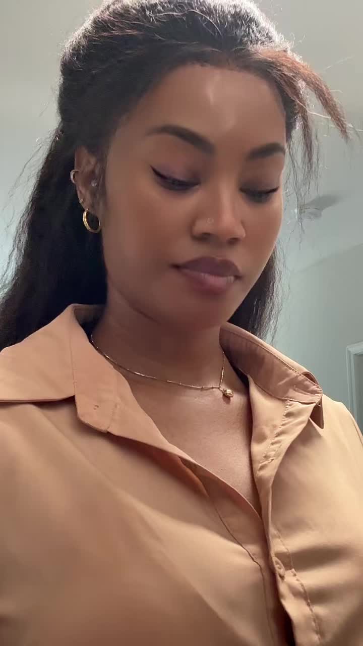 @Marie Claire