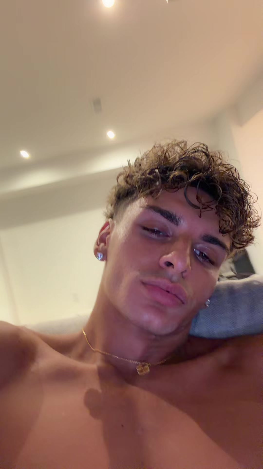 @chris.nikoo