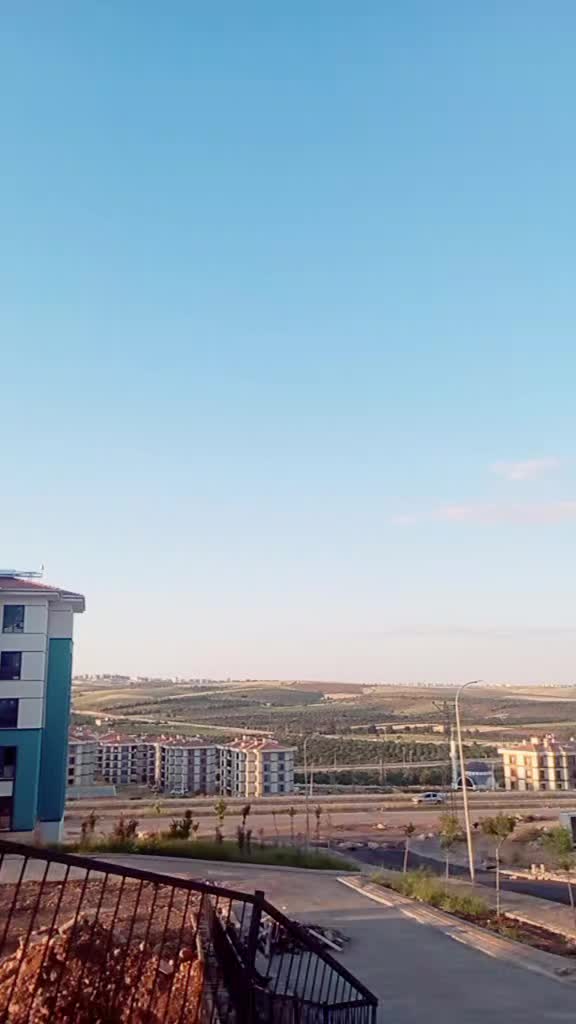 @Bir kadın tanıdımAğlıyordu
