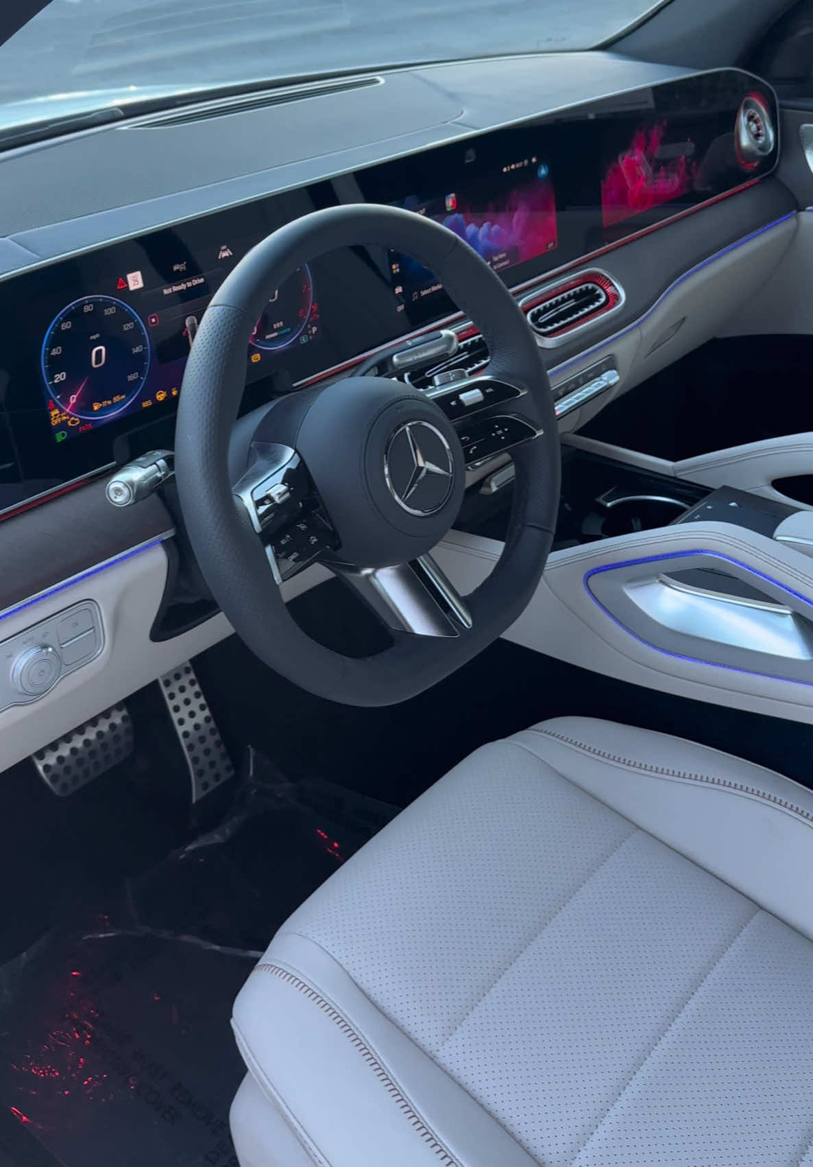 @Mercedes Lounge