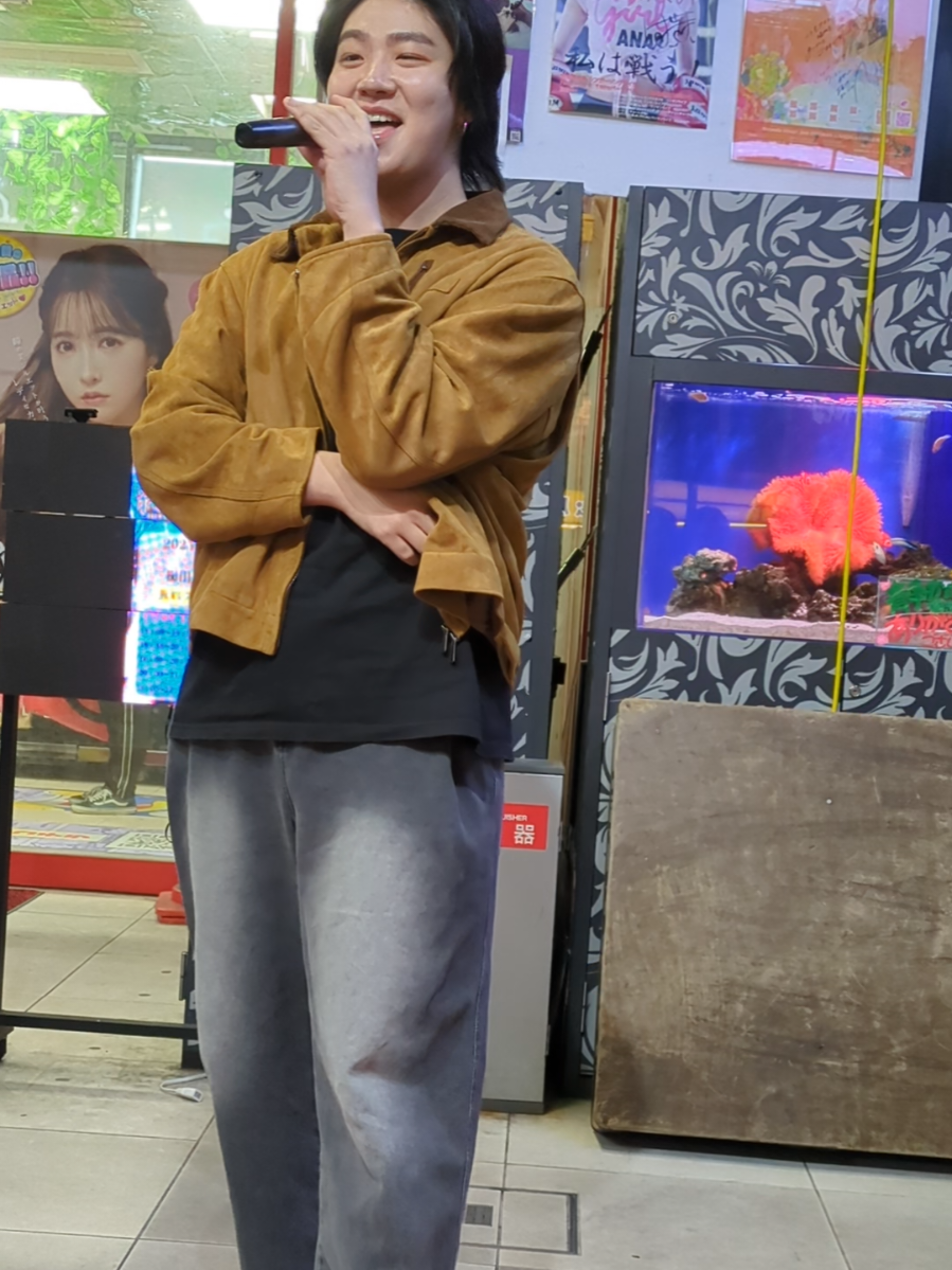 @あき