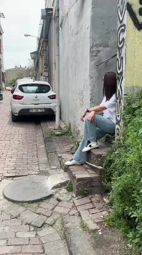 @Dina_