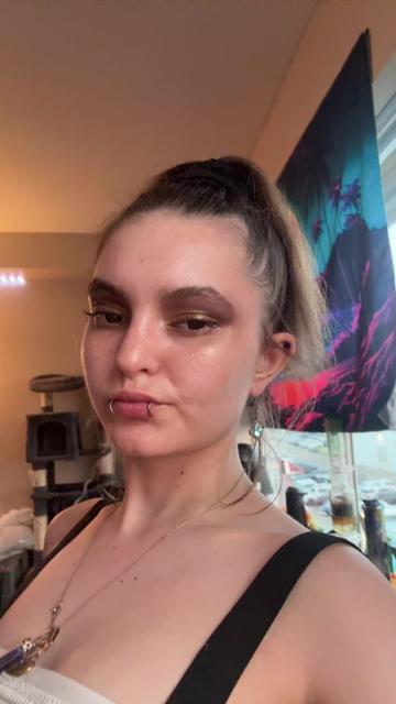@Baylee 💜🇨🇦