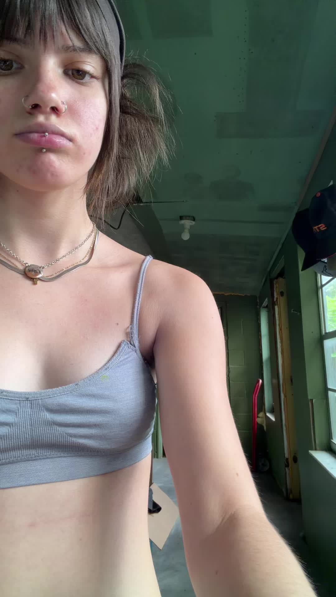 @llyla404