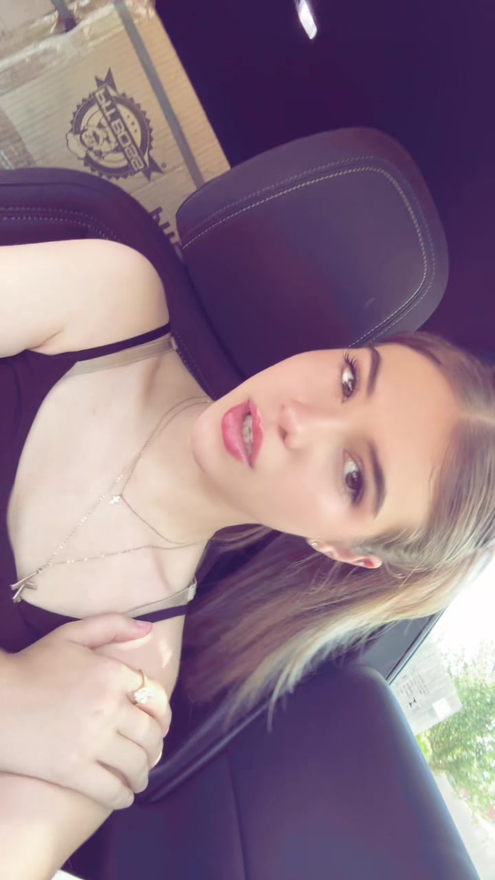 @karrawashere