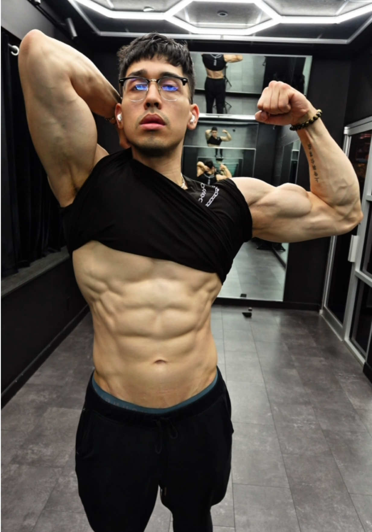 @johnnydivines