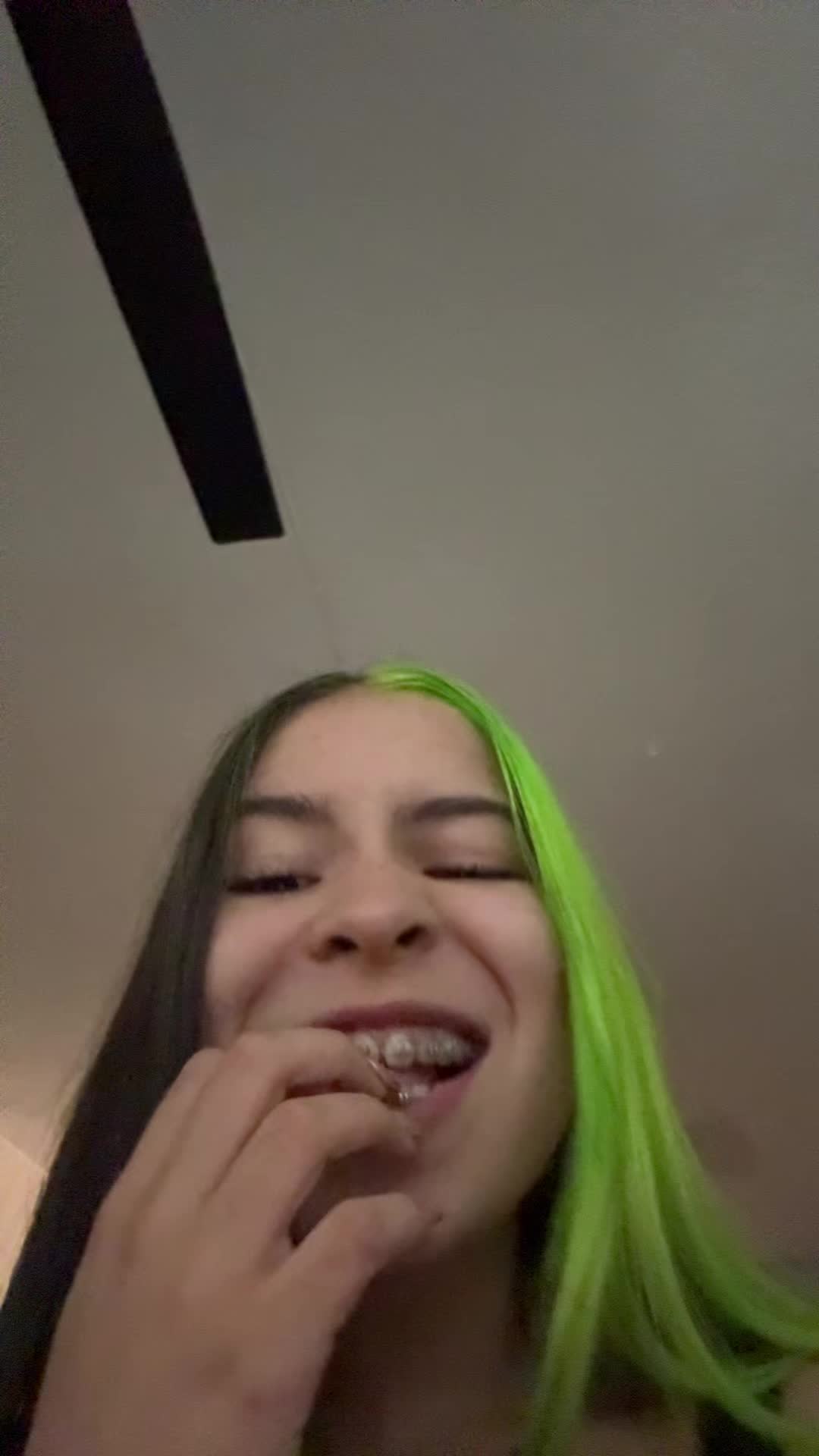 @𝐲𝐞𝐲𝐢𝐢<𝟑