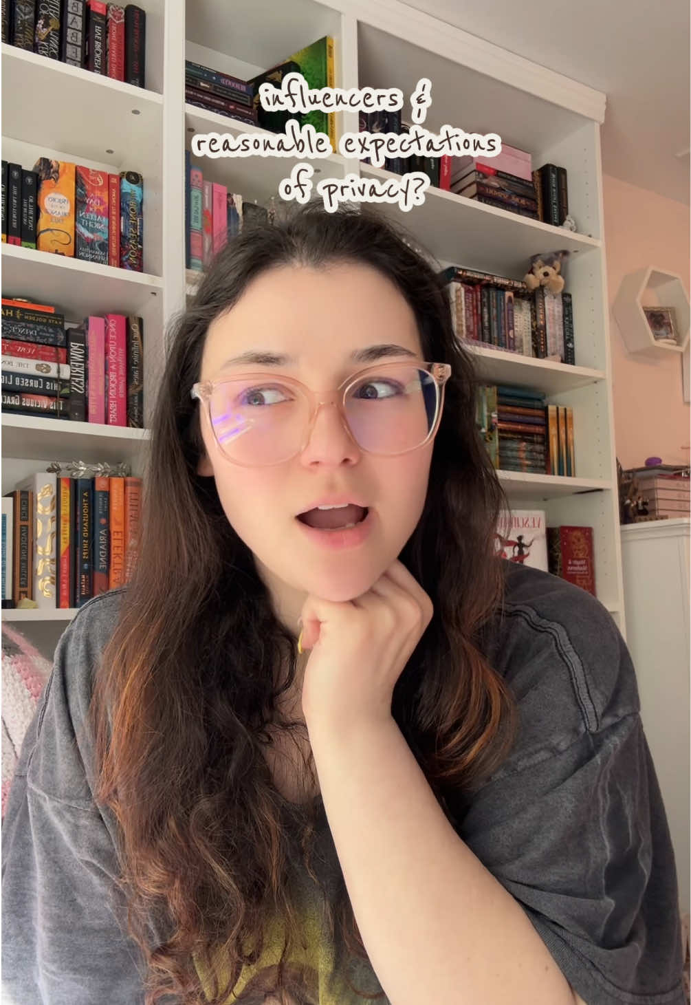 @cassie | booktok 🌷📖🕊️