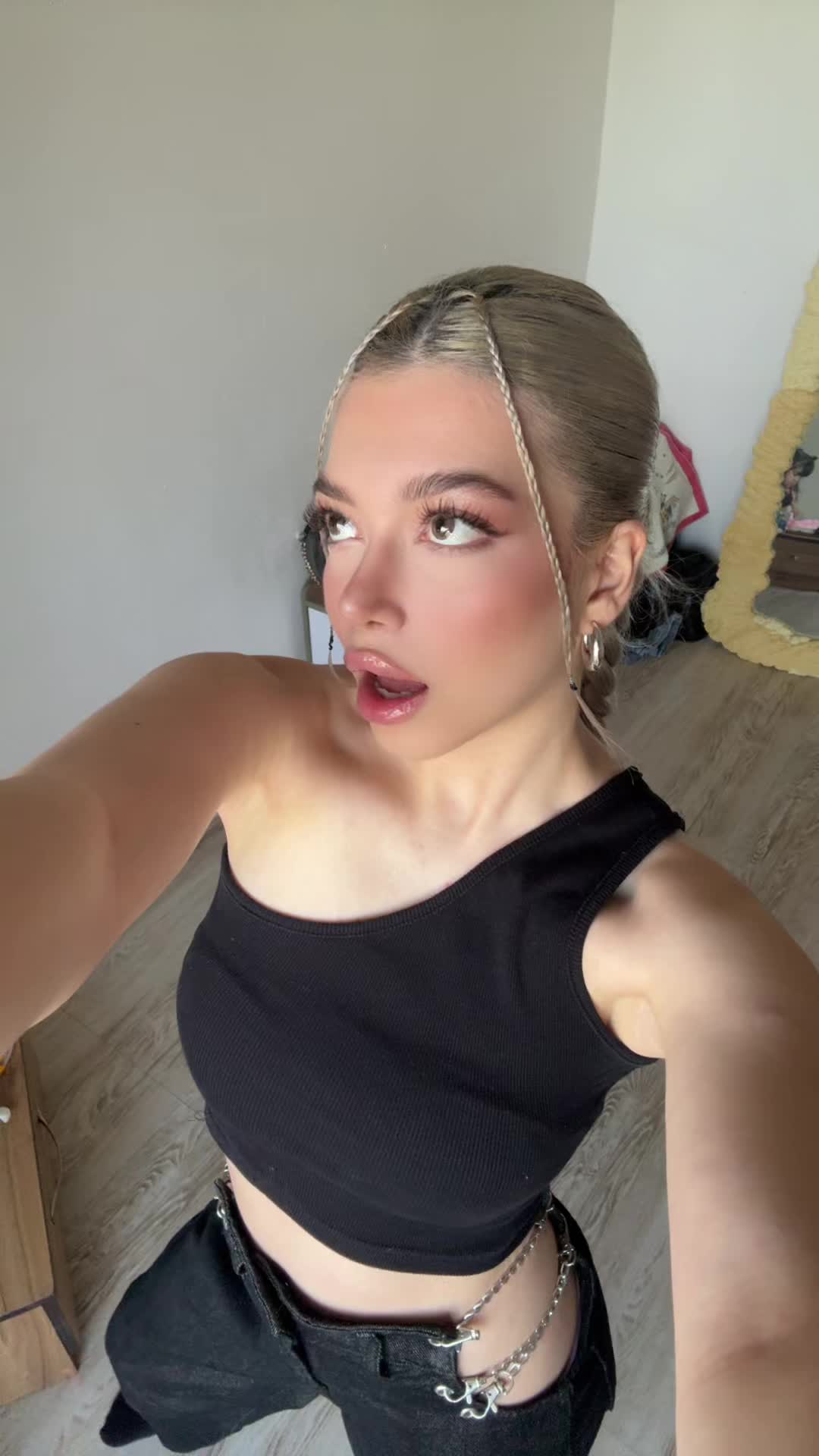 @Sari