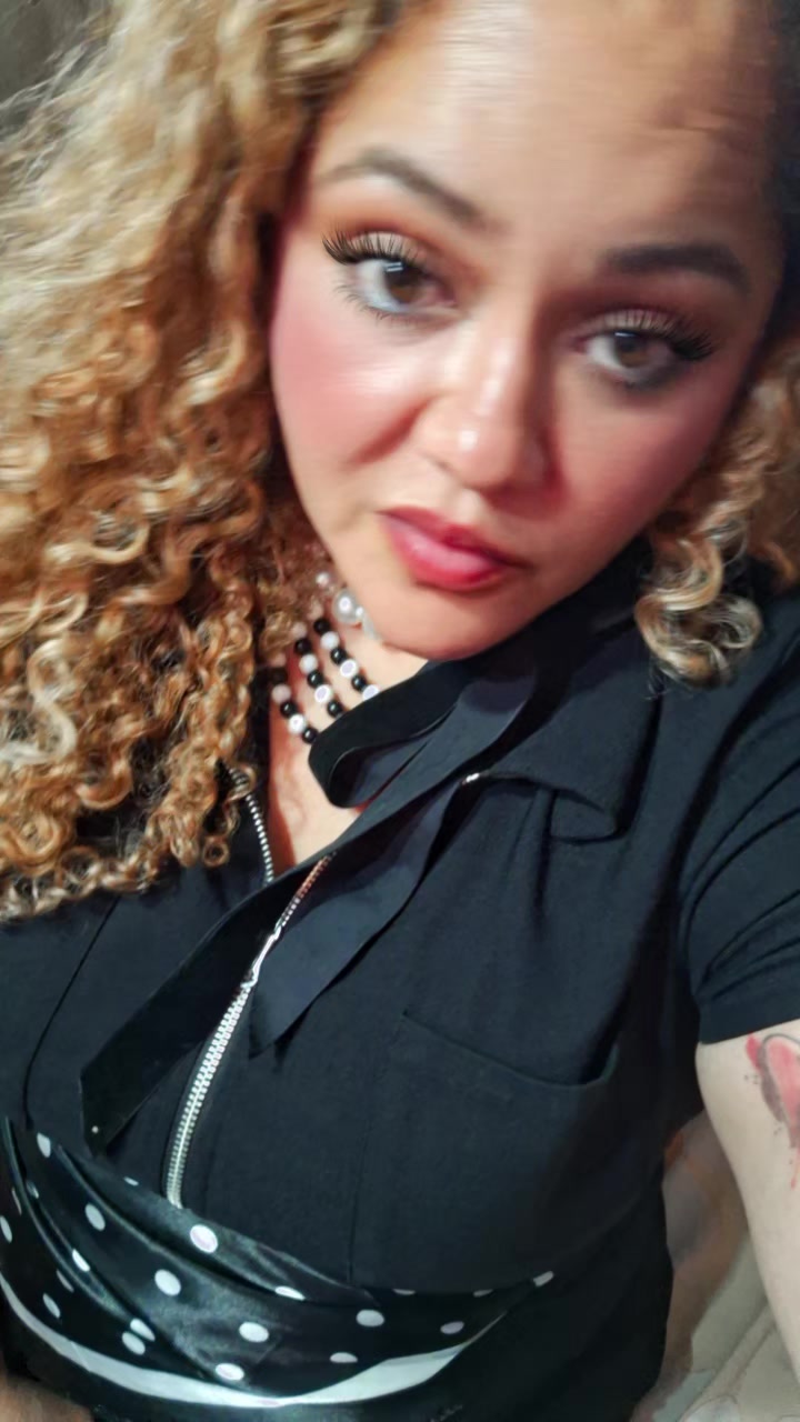 @🦁Aurora perez🌺