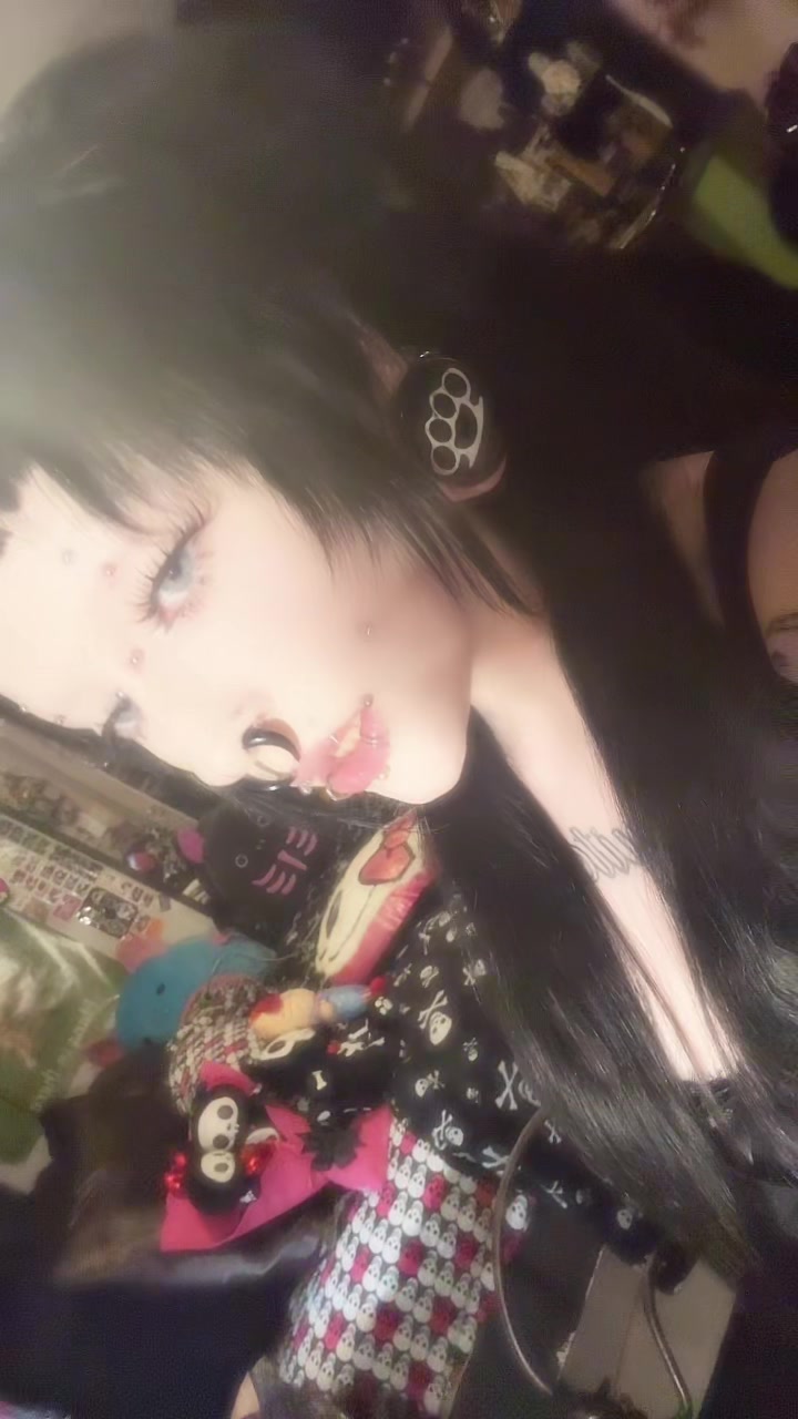 @audreysaysmeow
