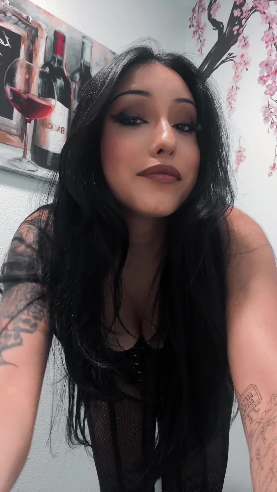 @Vee🖤