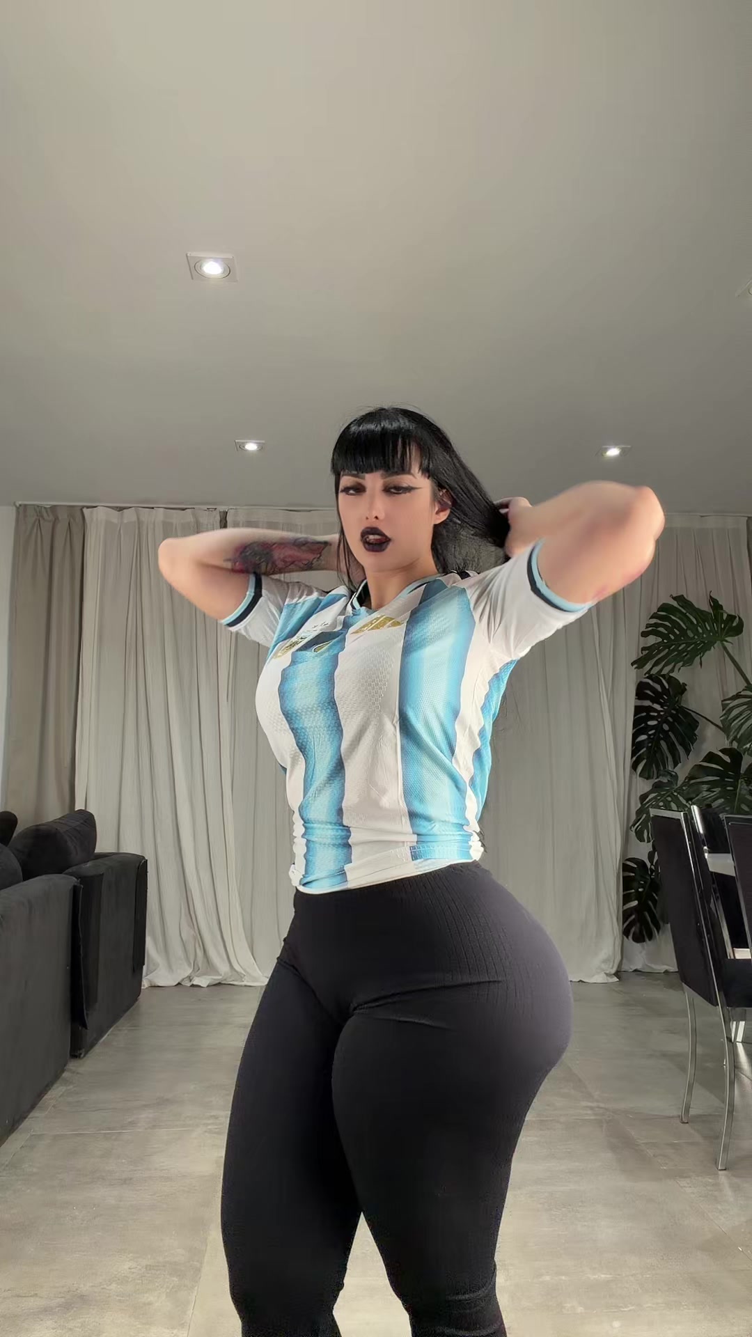 @demonmika