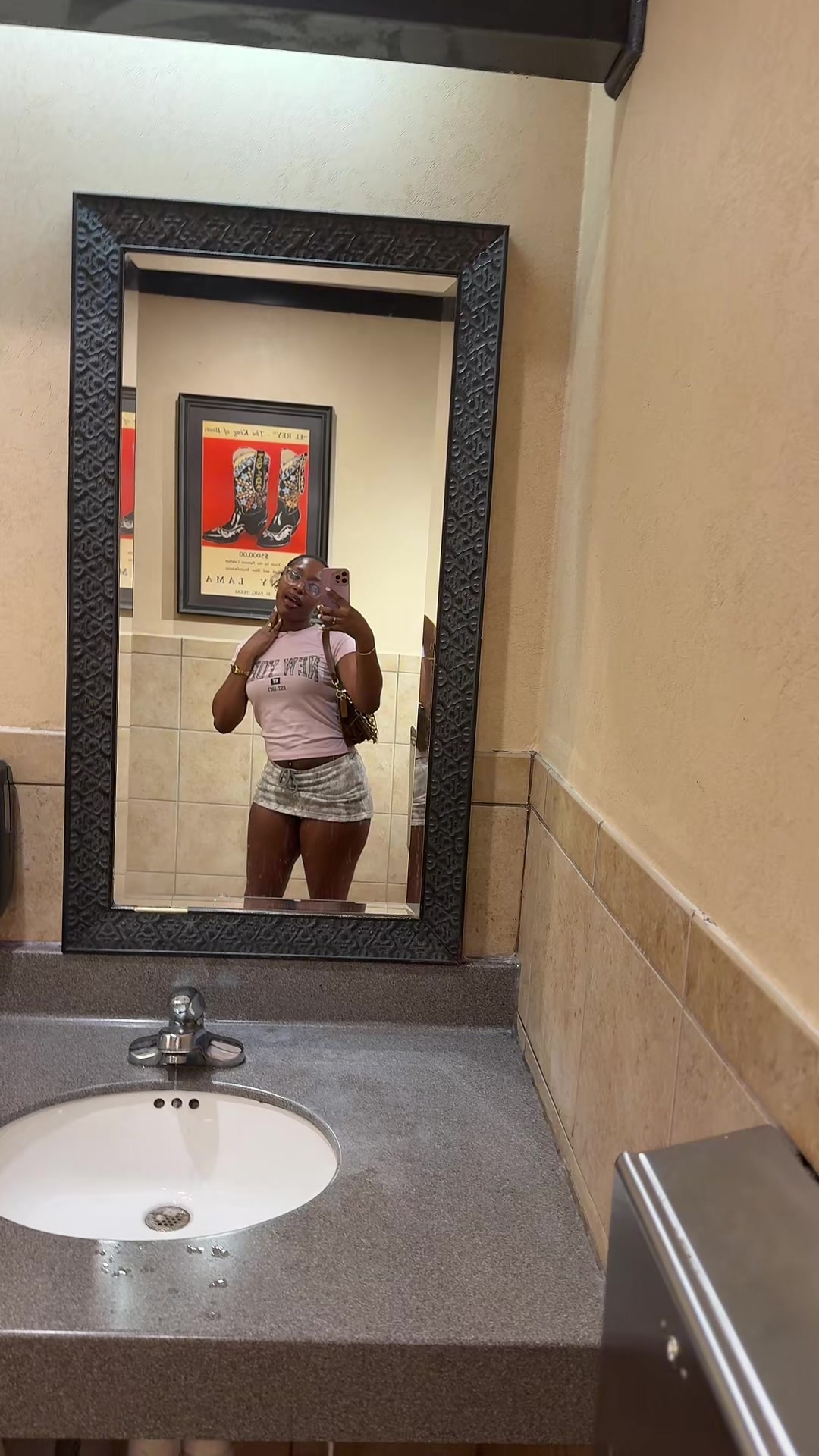 @PrettyWithaScar