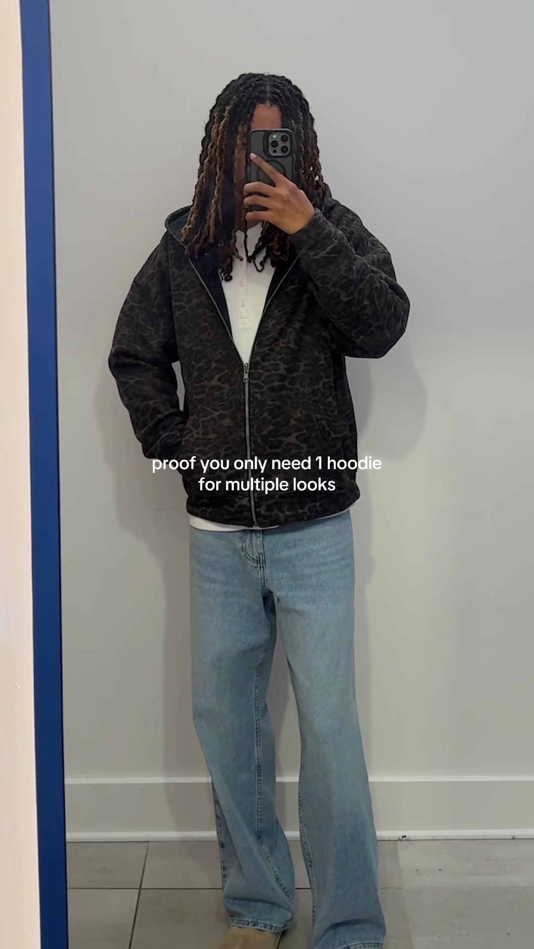 @hollister