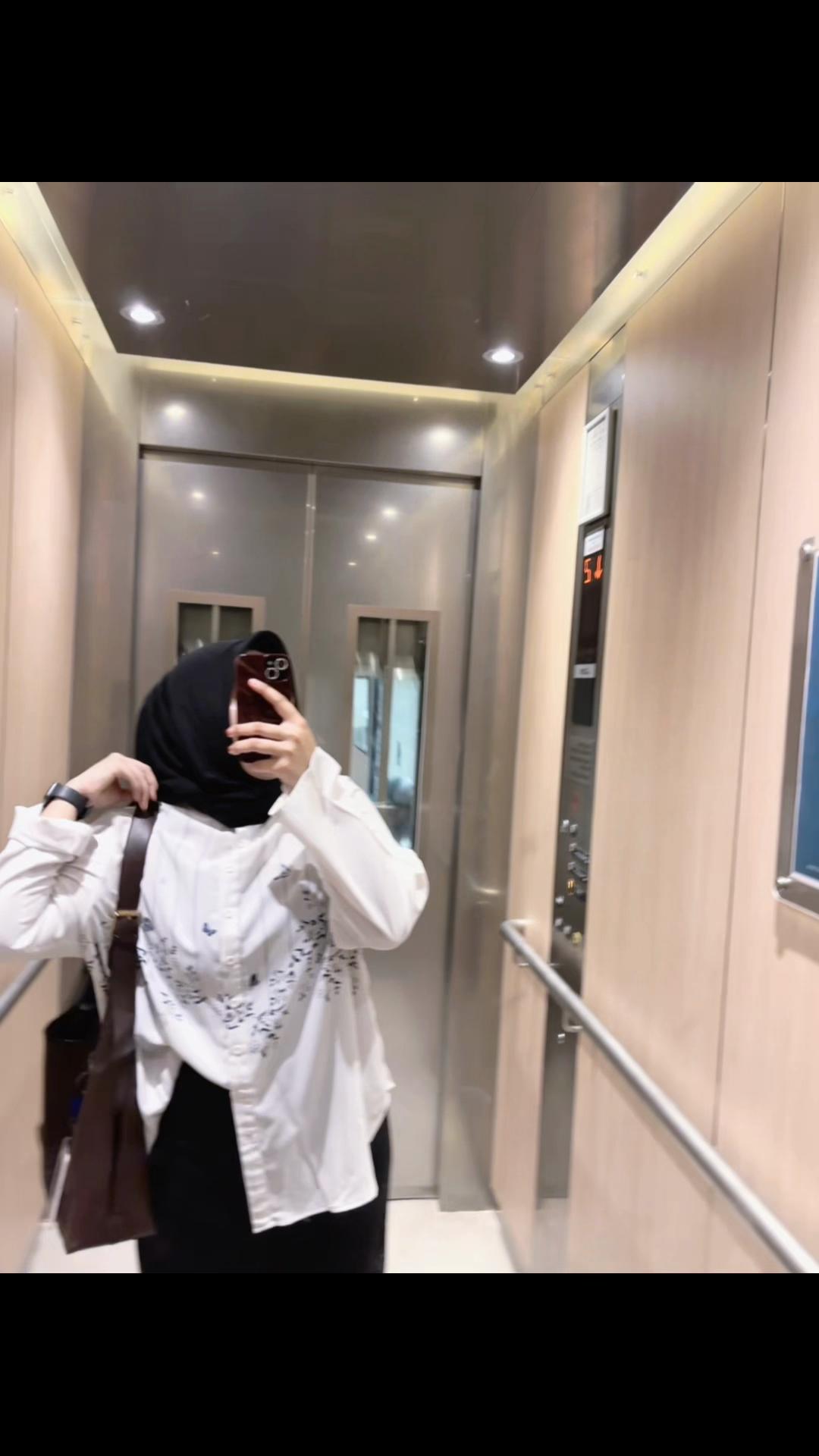 @Anna~~🦋